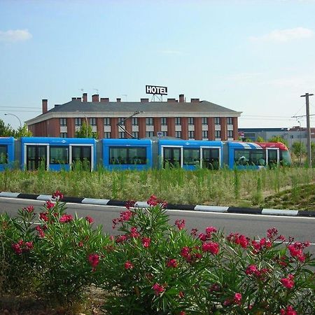 Отель Th Boadilla Боадилья-дель-Монте Экстерьер фото